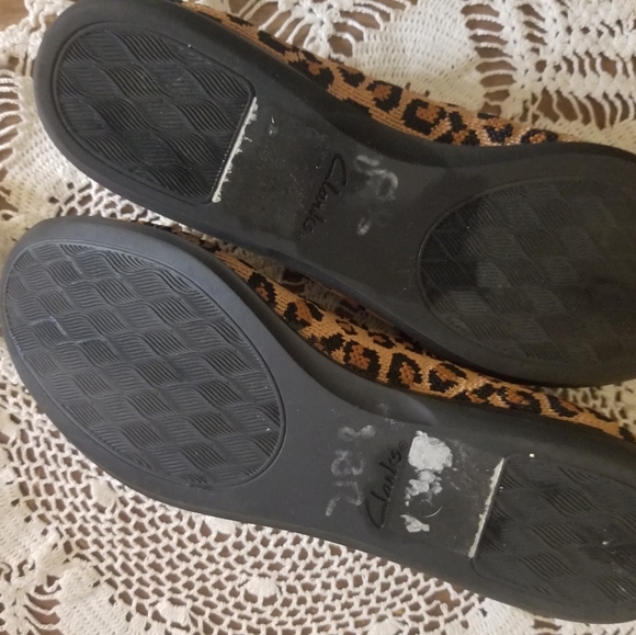 Clarks Cloudsteppers Cushioned Animal Print Flat Size 8 - Picture 5 of 6